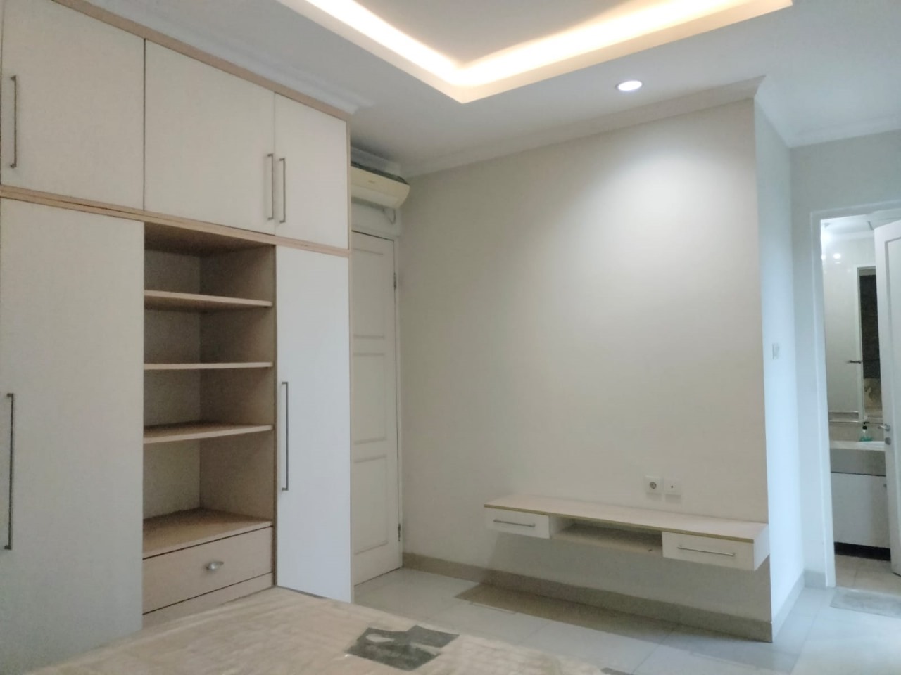 Rumah disewakan Fully Furnished Di Oakwood Lippo Cikarang